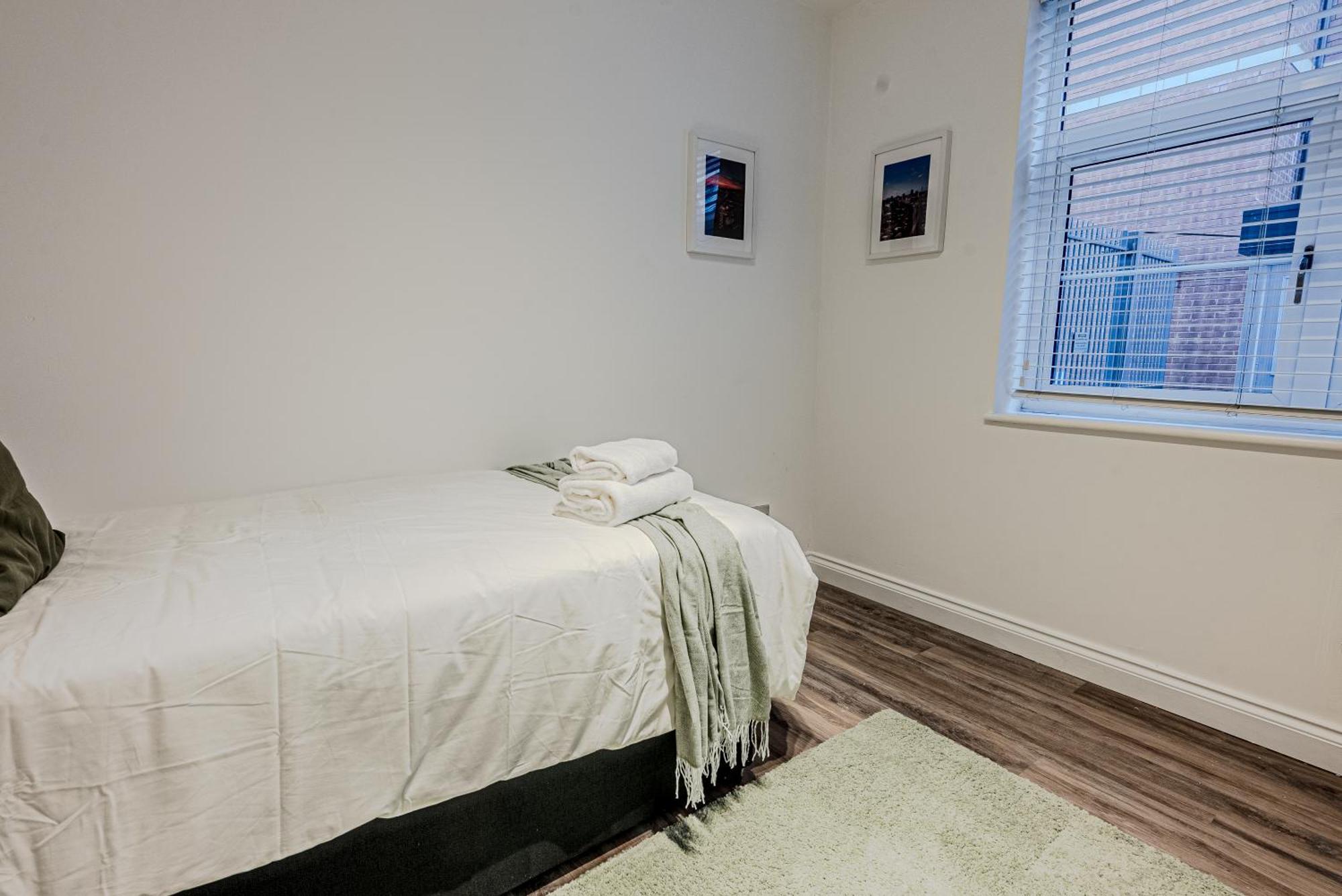 Stunning Three Bedroom Townhouse In The Jewellery Quarter, Birmingham City Centre Sleeps 5- Free Parking 外观 照片