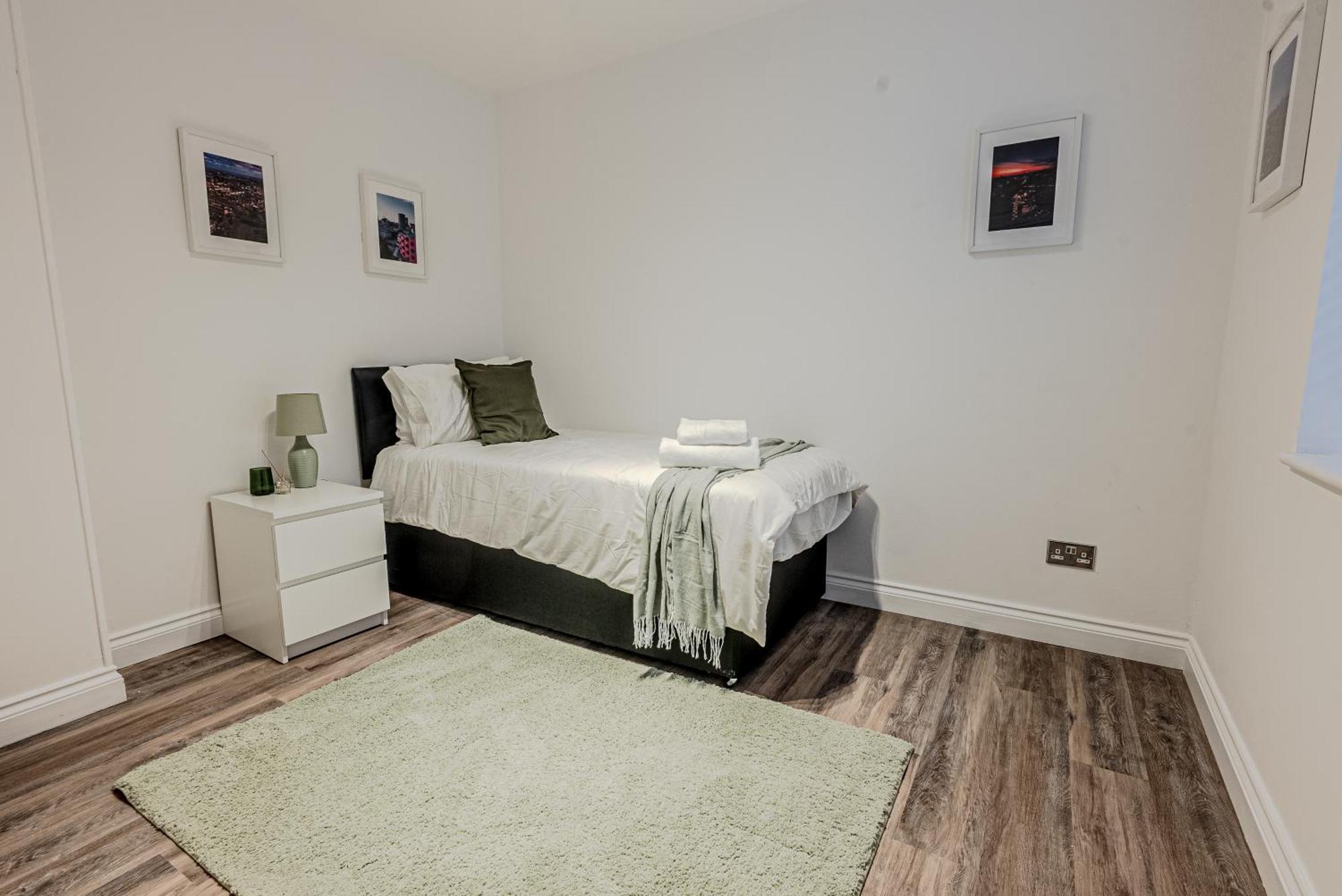 Stunning Three Bedroom Townhouse In The Jewellery Quarter, Birmingham City Centre Sleeps 5- Free Parking 外观 照片